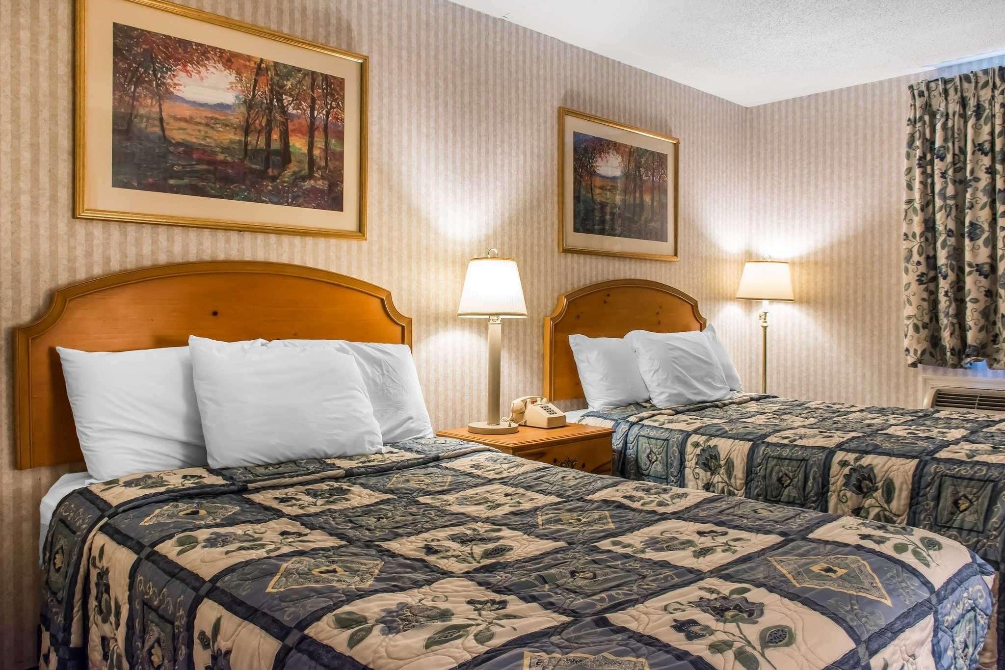 Rodeway Amish Country 2*