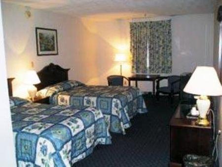 Hotel Rodeway Amish Country 2*